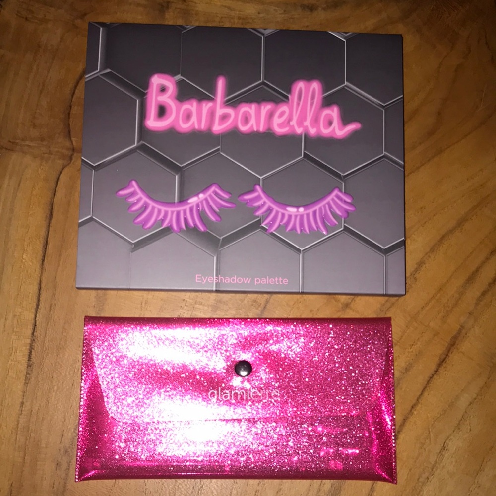 barbarella eyeshadow palette with brushes bundle